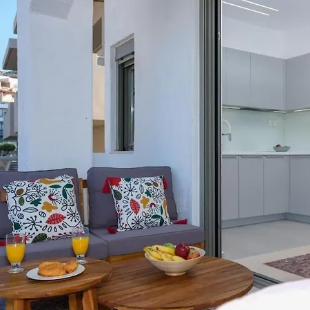 The J&c - 50m From The Beach! Apartamento Agia Pelagia (Creta)